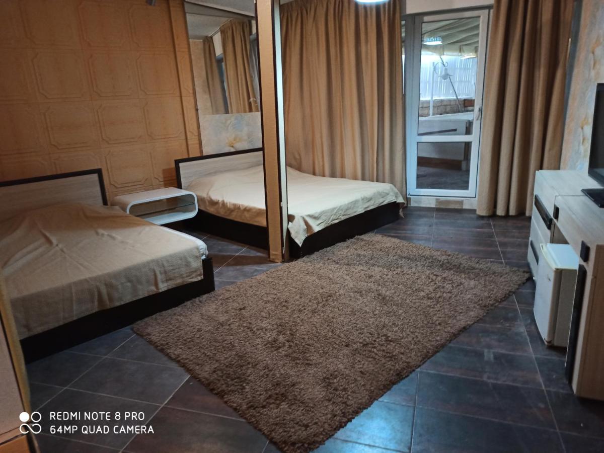 Danita Apartments & Diva Restaurant Bbq&Pool Bar Várna Kültér fotó